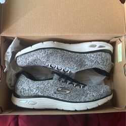 Skechers Relaxed Fit 