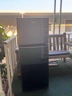 Whirlpool 4.6 cu ft Black Stainless Steel Refrigerator