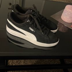 Puma Shoes Size 6.5 