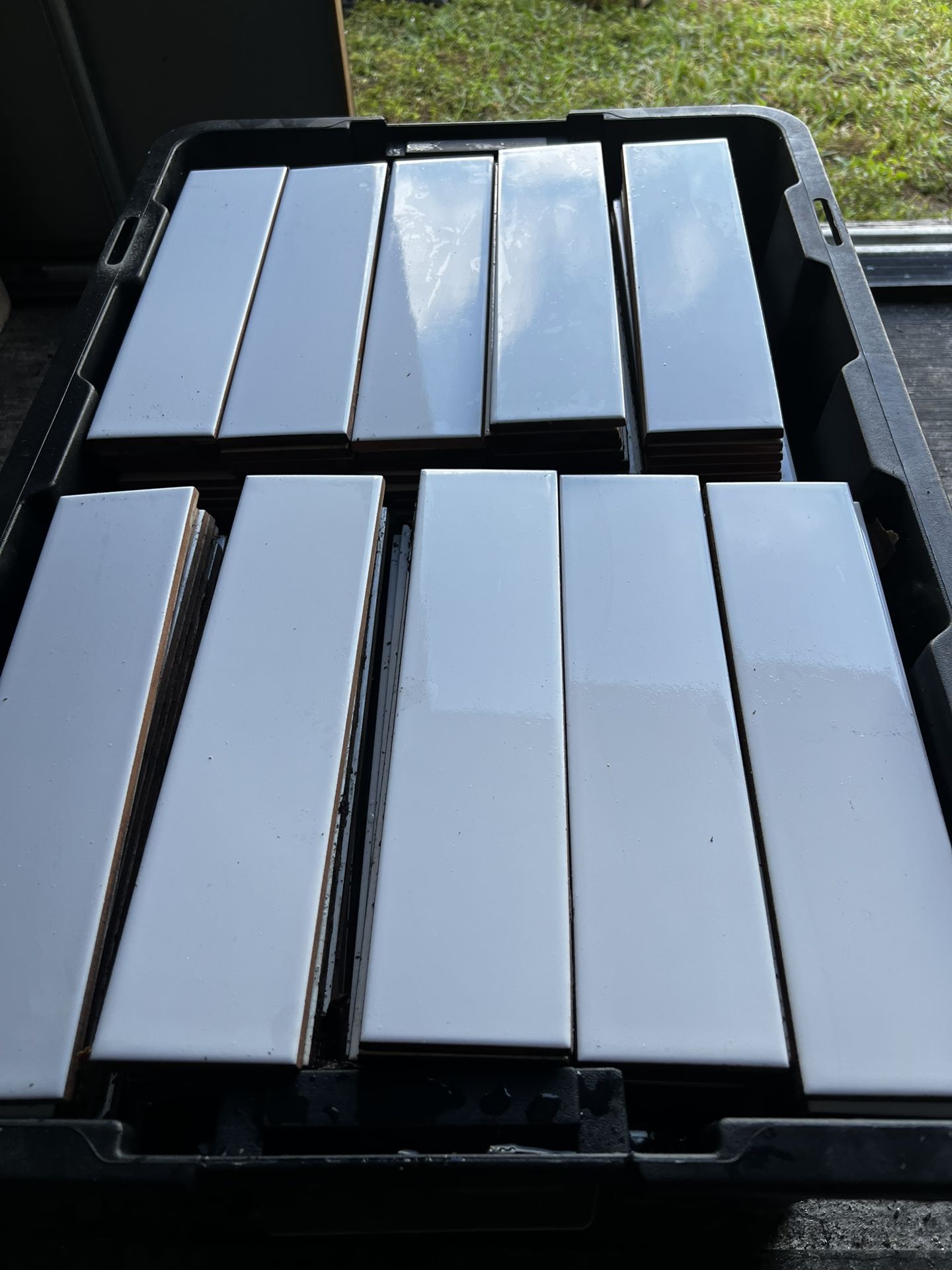 400+ PIECES WHITE POLISHED CERAMIC TILE