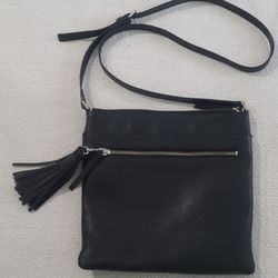 Halogen Black Pebbled Thick Leather Adjustable Crossbody Shoulder Bag Tassel #crossbodybag