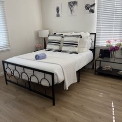 Like New Queen Bed And Frame