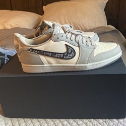 Jordan 1 Low Dior