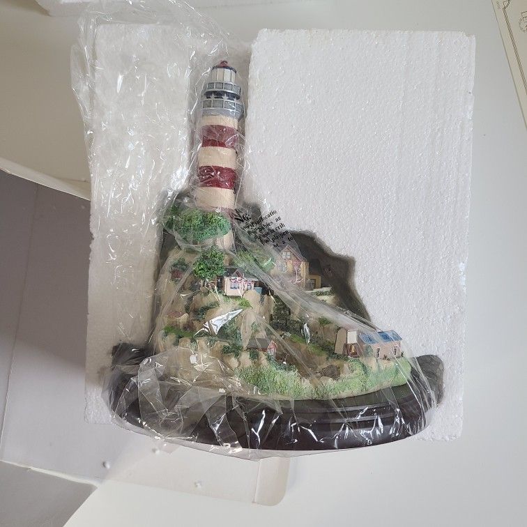 Lenox Light At Independence Point Lighthouse Porcelain Sculpture Figure w/ Box