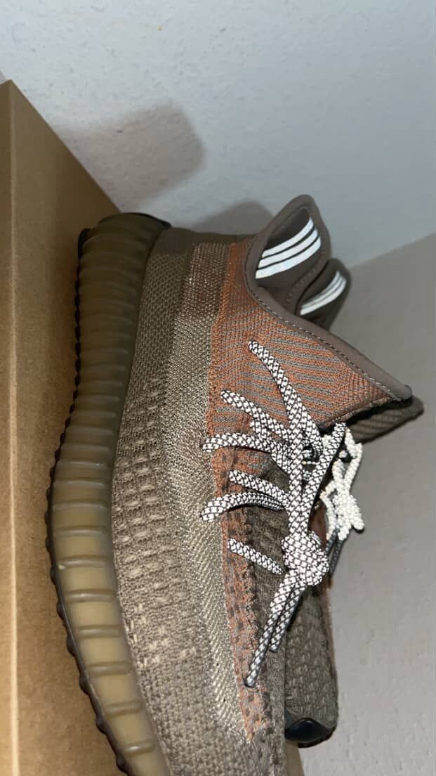 Yeezy 350 Size 9 Sand Taupe