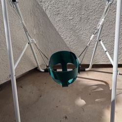 Selling Baby Swing 