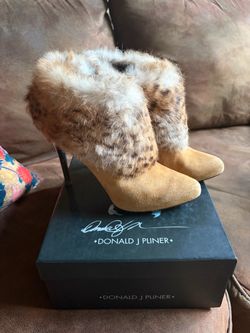 Donald J Pliner Size 8M Suede Fur-Trim Ankle Boots – Original Box
