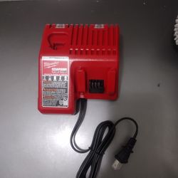 Charger Milwaukee 18&12 V
