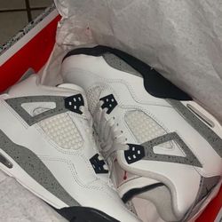 Jordan 4s