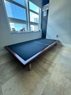 Twin (39") Platform Bed Mahogany W/ Stainless Steel legs Bed