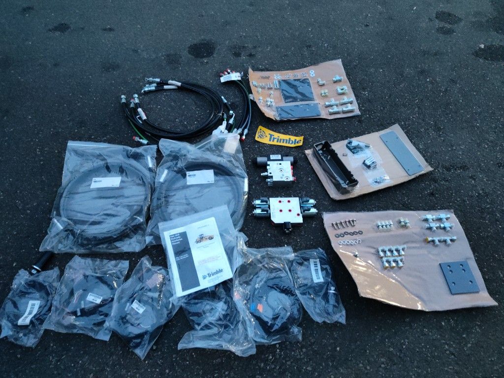 Motograder Hydraulic Parts.