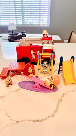 Bluey Toys 2 sets. Firetruck and Park Theme