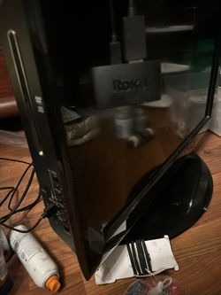 Toshiba TV with DVD and ROKU 