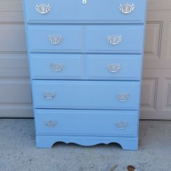 ADORABLE DRESSER CHEST IN BLUE GREY COLOR SOLID WOOD.GREAT SHAPE SILVER HARDWARE 35X18X51