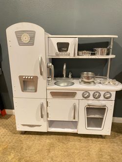 KidKraft Vintage Play Kitchen with Melissa & Doug Accessories