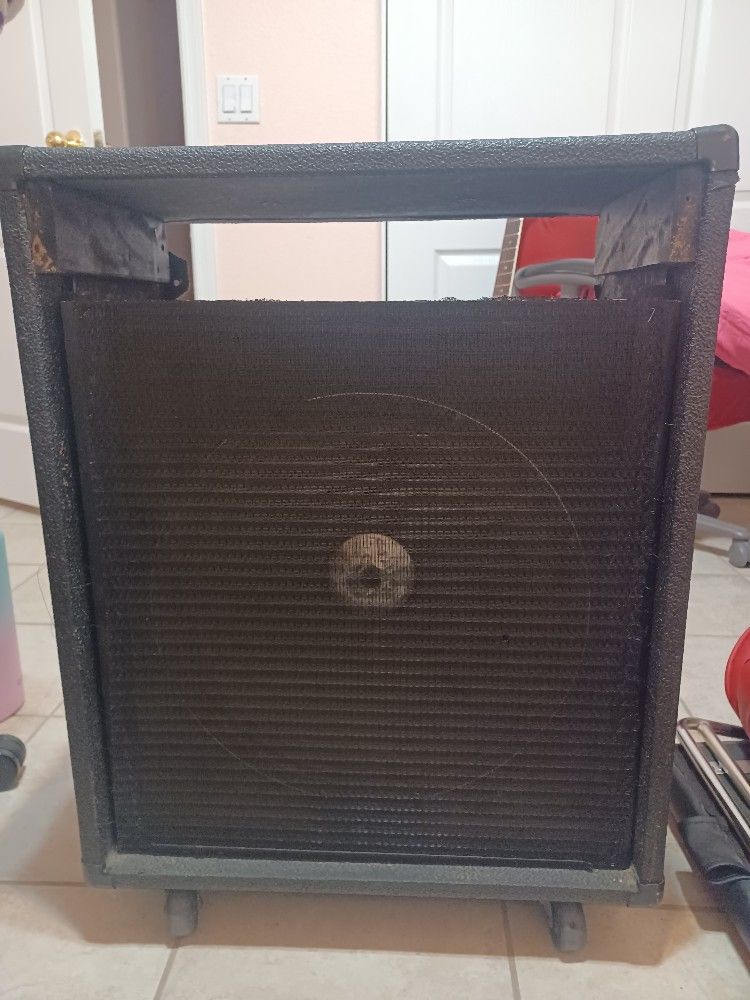 1×15 Vintage USA Peavey cab (for parts/ repair)