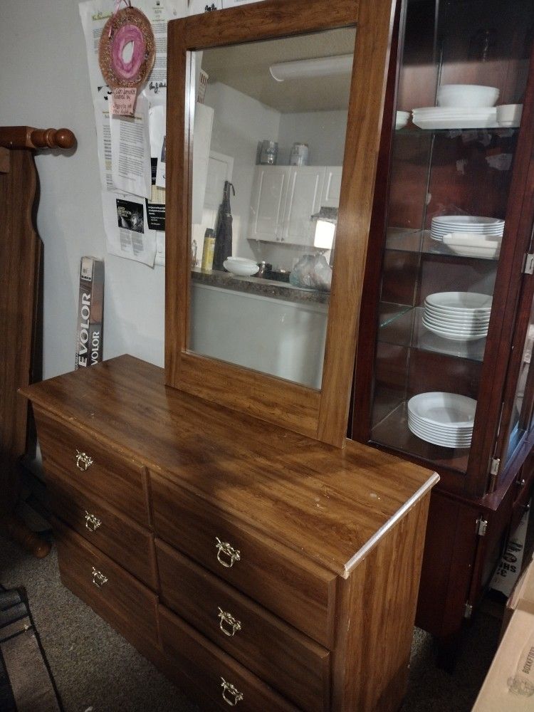 Dresser N Mirror 
