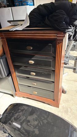 Wood 5-Drawer Chest Dresser