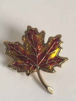 BROOCH