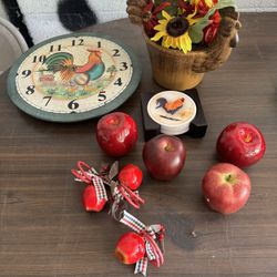 Farmhouse Rooster Collection 