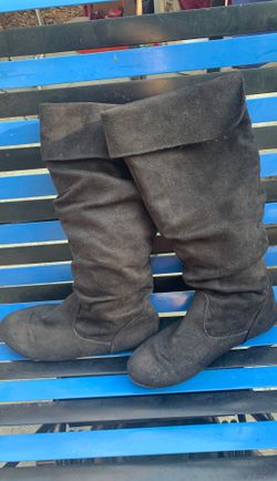 Black size 7 boots