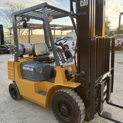 Caterpillar Forklift 