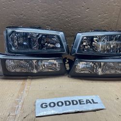 #72 Fit 03-06 Chevy Silverado/Avalanche Black Clear Headlight 
