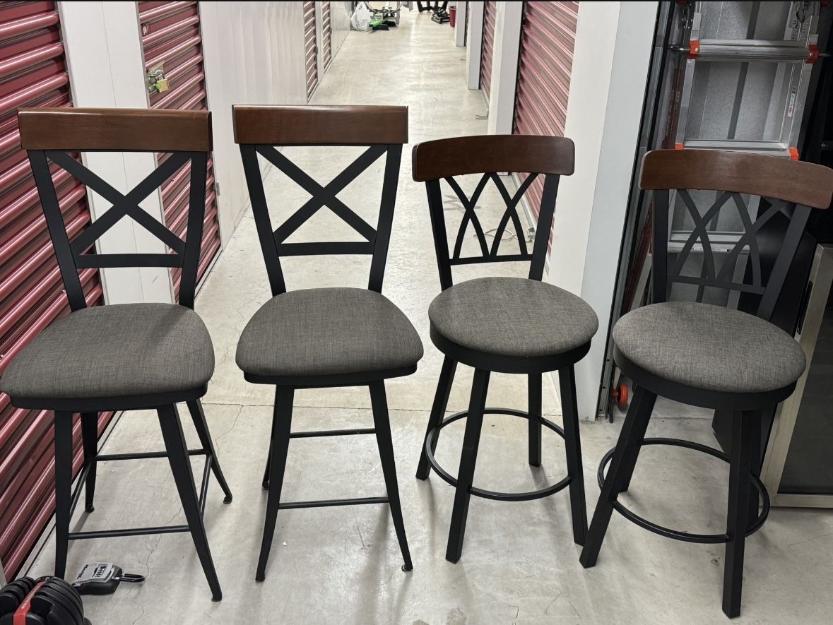 Bar room chairs / Dining Chairs / High Chairs