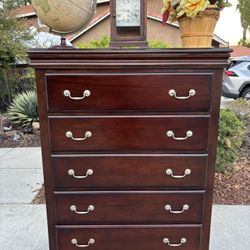 Solid Wood 6 Drawer Dresser Chest of Drawers Furniture Great Condition