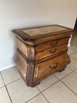 Michael Amini Tuscano Dresser / Nightstand