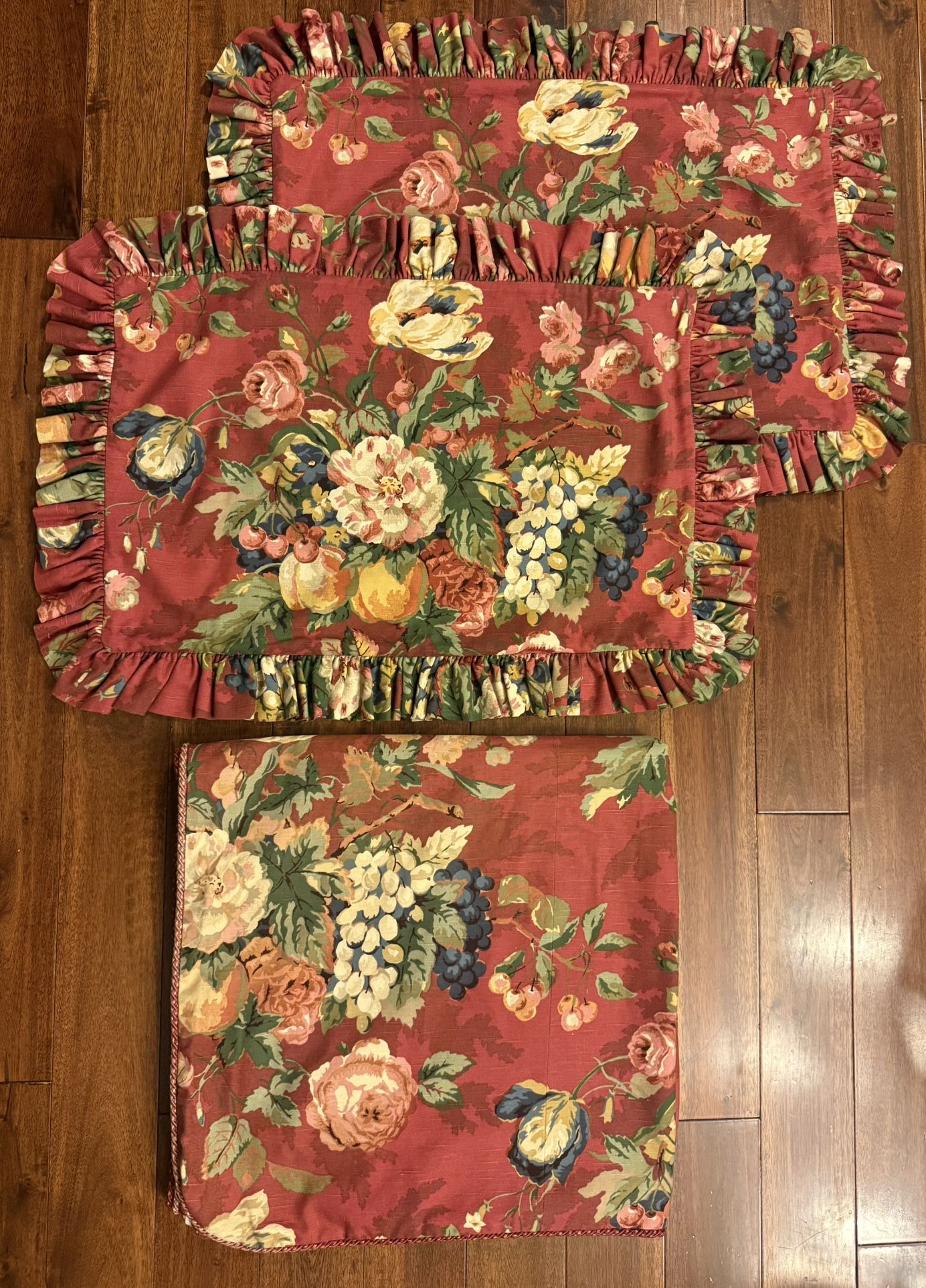 Red Floral P. Kauffman Custom Made Queen Duvet Cover & 2 Standard Pillow Shams.