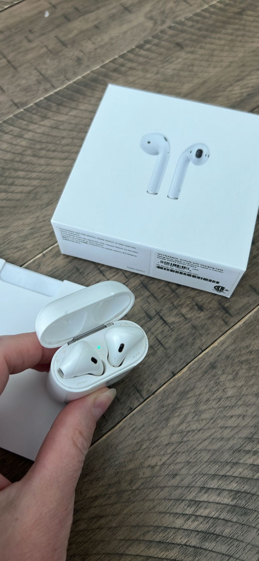 Apple AirPods Gen 1