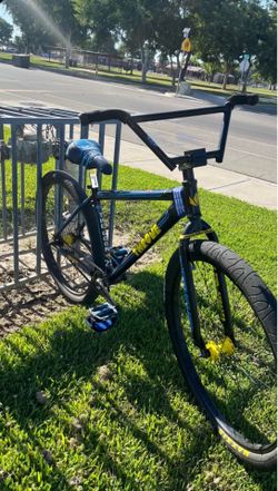 Pac-Man x throne 29er