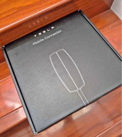 Brand new Tesla mobile charger