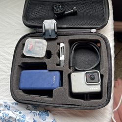 GOPRO Hero 7 White Starter Kit