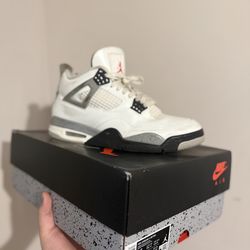 White cement Jordan 4’s used size 9.5 offer your price