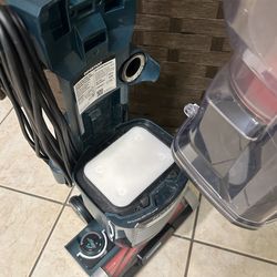 USED LIKE NEW NO ACCESORIES SHARK 🦈 VACUUM