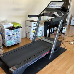 ProForm Pro 9000 Smart Treadmill 
