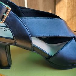 New Easy Street Womens Shoes. Size 7.5 