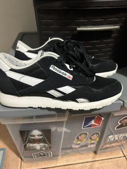 Reebok size 8 men