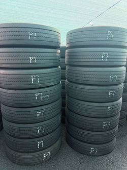 Used 11R/22.5 trailer tires