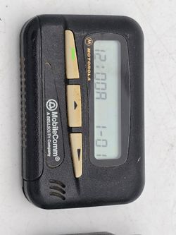 Vintage Motorola MobileComm Pager Beeper A05HNB5961AA Powers On Belt Clip