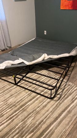 Metal queen bed foundation