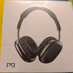 P9 Bluetooth headphones feature a black design