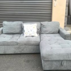 Sectional Couch 