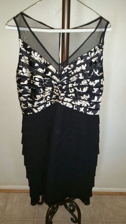 Vestido marca Searlett nite talla 12 buenas condicoones :):)