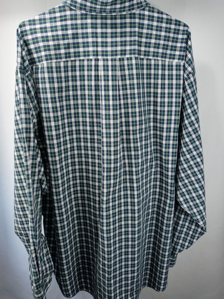 Brooks Brothers Mens Size 2XL Hunter Green Plaid Shirt. Excellent like new condition awesome color combination and design. Quality construction and de