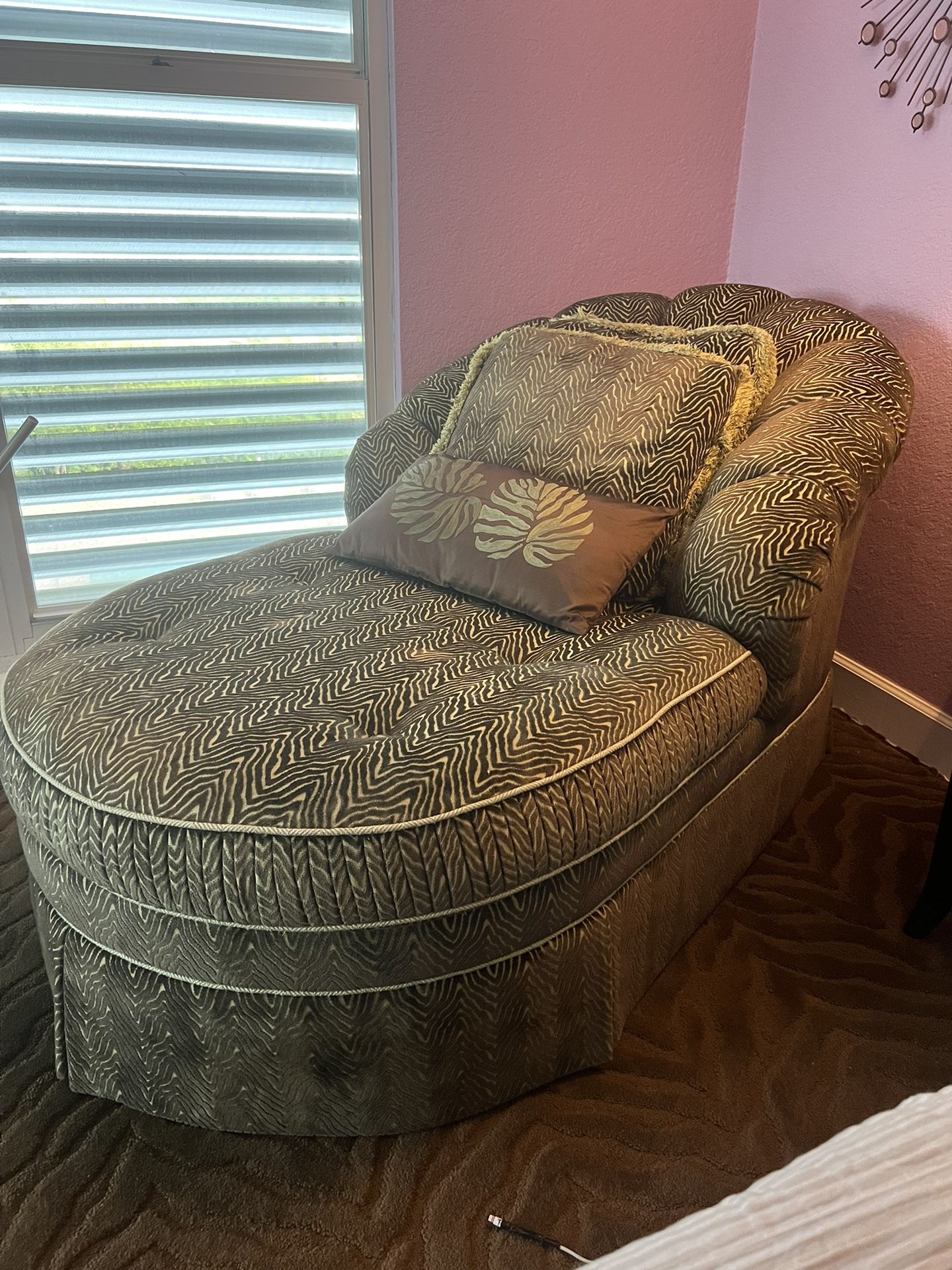 Chaise Lounge