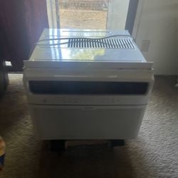 A/C Unit Large 16,000BTU