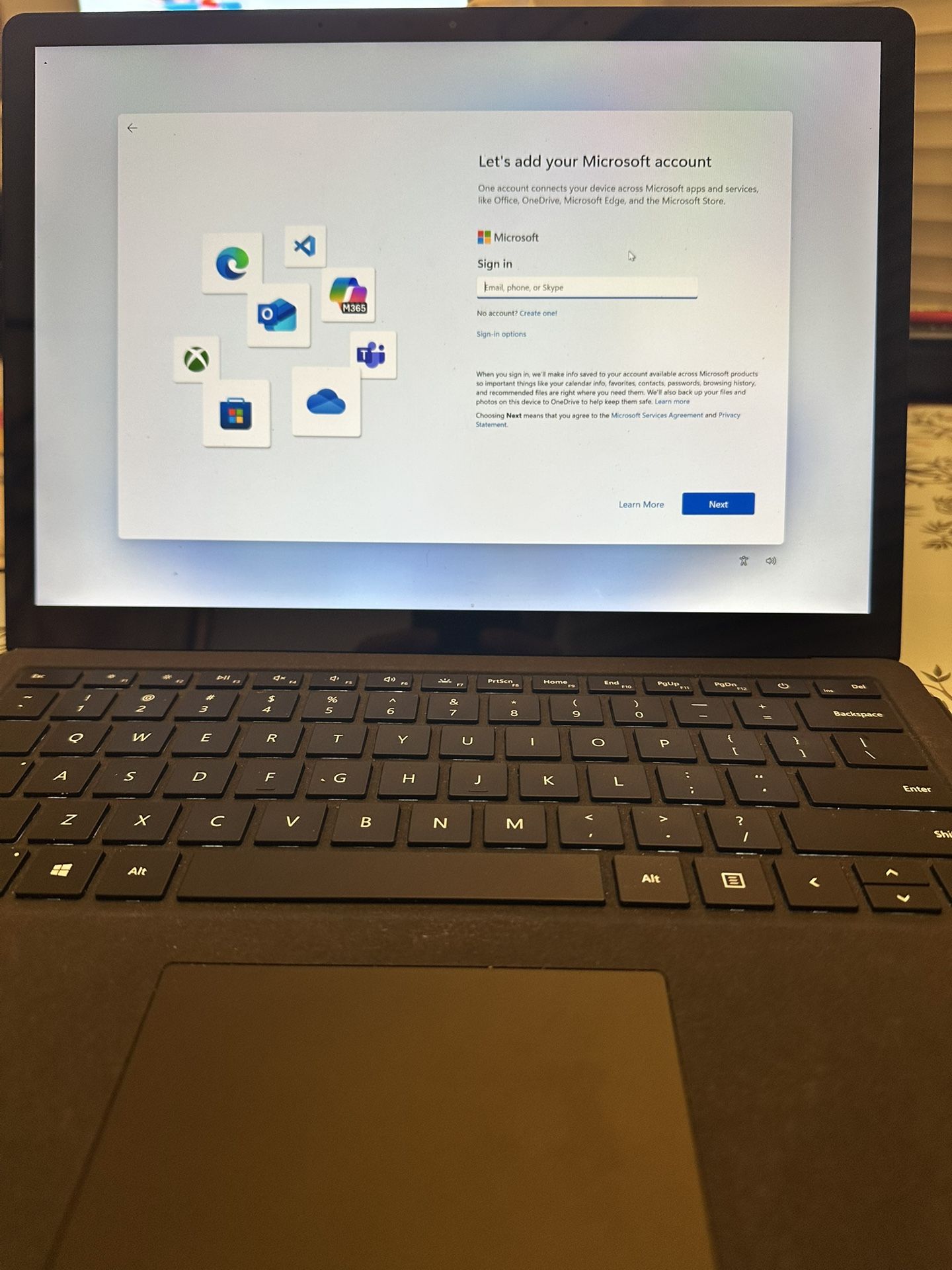 Microsoft Surface Laptop 2 8th Gen Intel® Core™ i7 Processor 512GB • 16GB RAM - Win 10